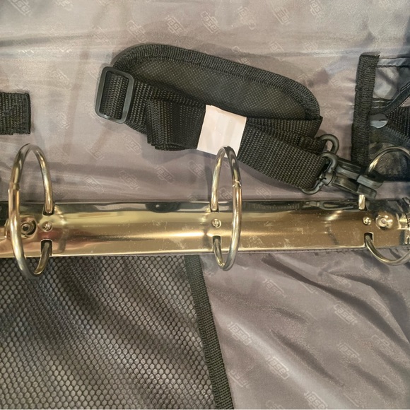 Case-it Mighty Zip Tab Zipper Binder - Picture 3 of 5